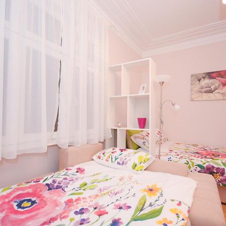 Apartment Mina Belgrade Extérieur photo