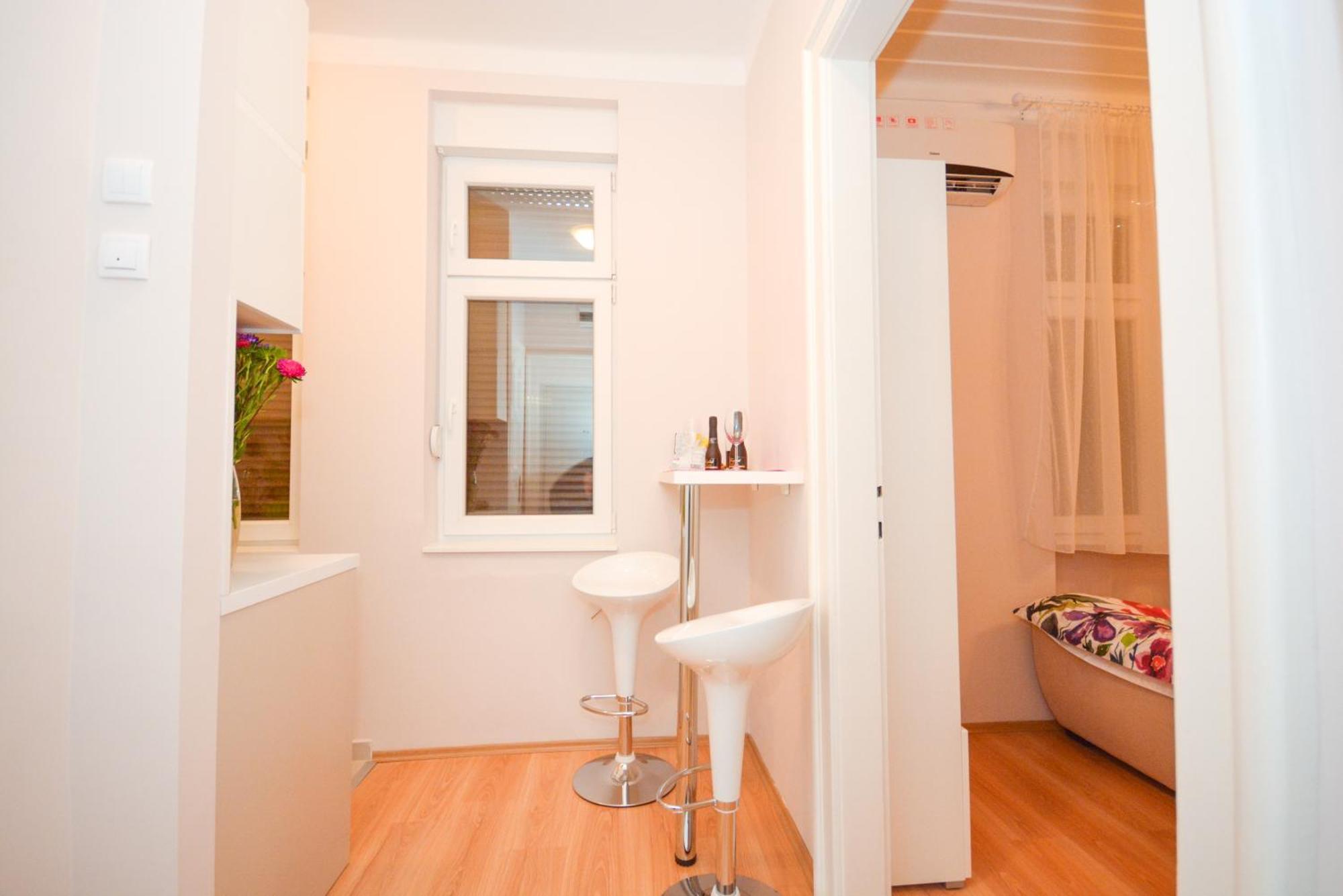 Apartment Mina Belgrade Extérieur photo